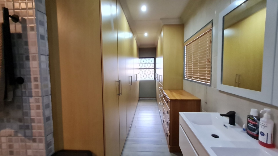4 Bedroom Property for Sale in Dana Bay Western Cape